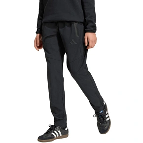 Spodnie adidas Tiro 26 Travel Woven dla dzieci czarne JM5556