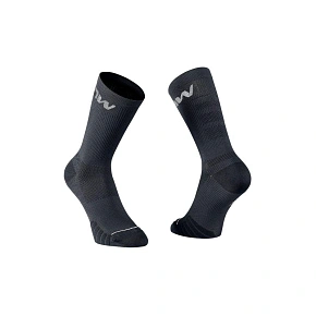 Skarpety rowerowe NORTHWAVE Extreme Pro Sock - czarny szary Skarpety rowerowe NORTHWAVE Extreme Pro Sock - czarny szary