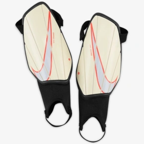 Męskie nakolanniki Charge M SP2164 113 - Nike