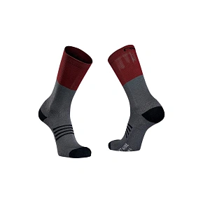Skarpety rowerowe NORTHWAVE EXTREME PRO HIGH SOCK Skarpety rowerowe NORTHWAVE EXTREME PRO HIGH SOCK