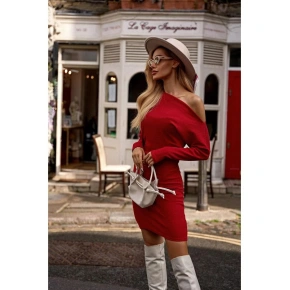 Damska sukienka na ramiączkach M818 czerwona - Moe