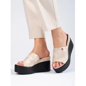 Modne skarpetki damskie z klinem GD-FL1601 złoto-czarne - Goodin