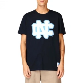 Koszulka Mitchell & Ness NCAA University Of North Carolina Large Logo Tee M BMTRINTL1272-UNCNAVY Koszulka Mitchell & Ness NCAA University Of North Carolina Large Logo Tee M BMTRINTL1272-UNCNAVY