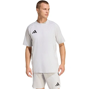 Koszulka męska adidas Tiro 26 Travel Tee jasnoszara KD1120 pánské Koszulka męska adidas Tiro 26 Travel Tee jasnoszara KD1120 pánské